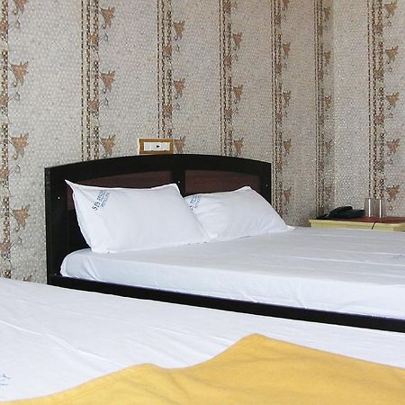 Sbs Residency Tirupati Hotel Renigunta Camera foto